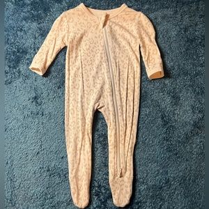 Limited Edition Kyte Baby Zippered Long Sleeve Footie in Small Blush Leopard